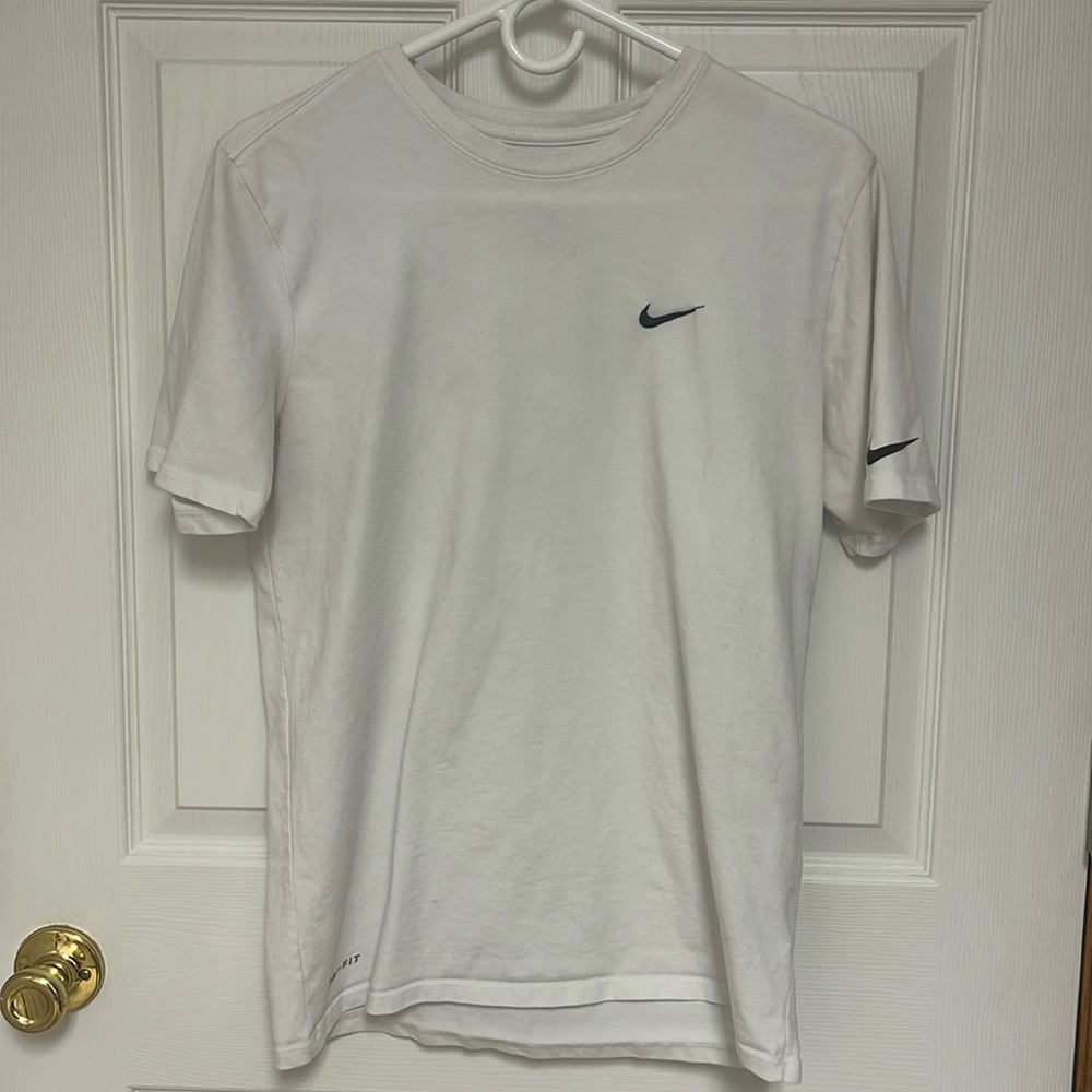Nike Dri- Fit T- Shirt (Men’s Medium) ‼️‼️